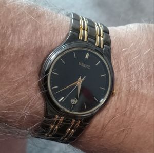 TWO TONE SEIKO Unisex WATCH 7N22 7041 Black and Gold, Slim Case, Date Working